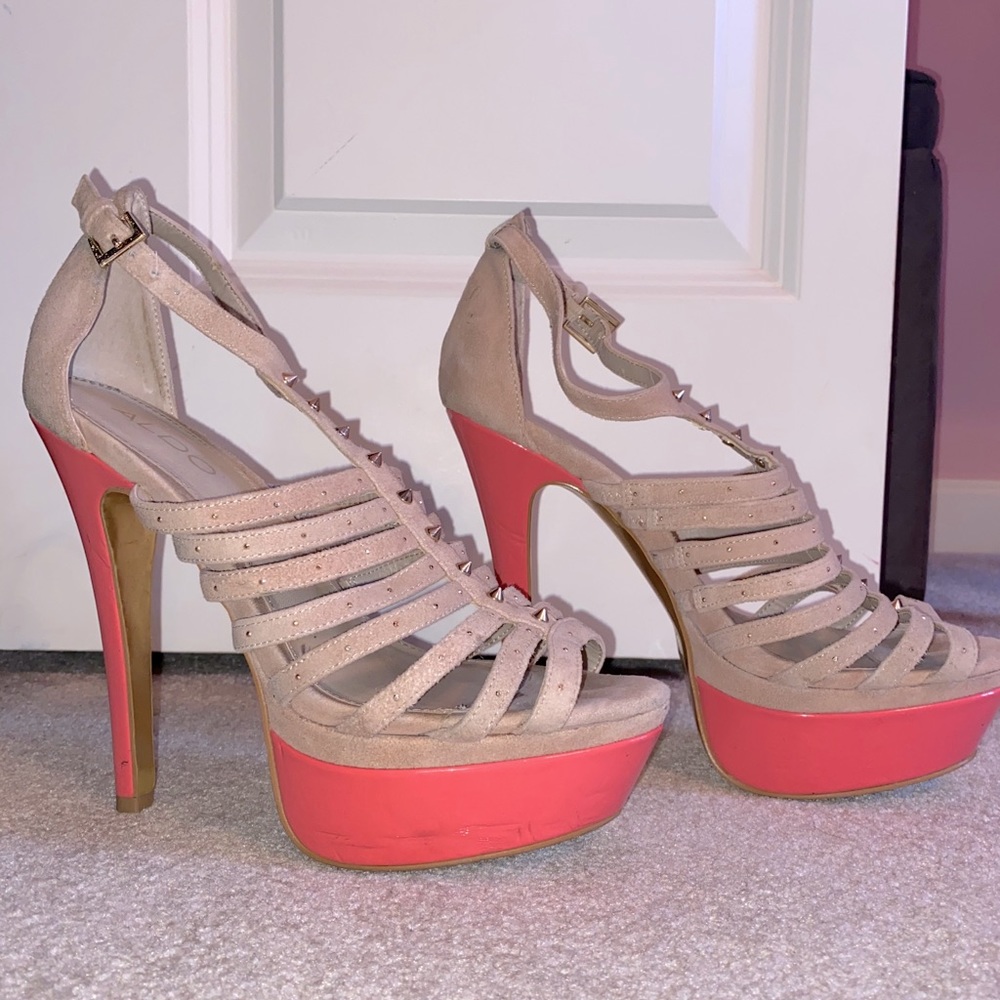 Rockstud Nude Suede Platform 8.5
